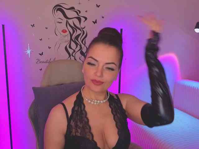 SelenaBlooms webcam