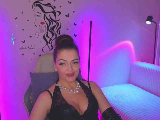 SelenaBlooms webcam