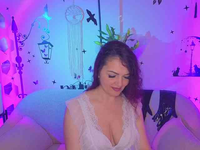 SelenaBlooms webcam