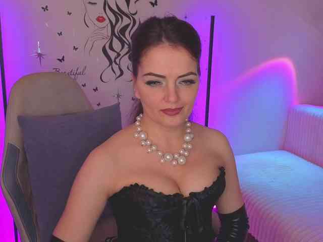 SelenaBlooms webcam