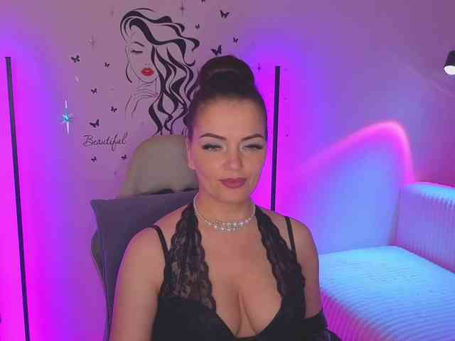 SelenaBlooms webcam