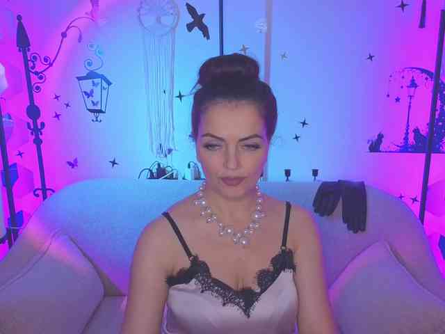 SelenaBlooms webcam