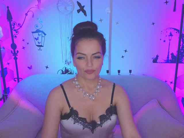 SelenaBlooms webcam