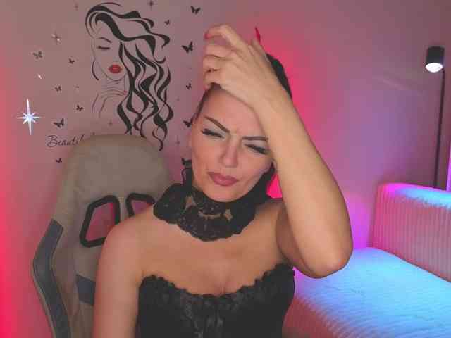SelenaBlooms webcam