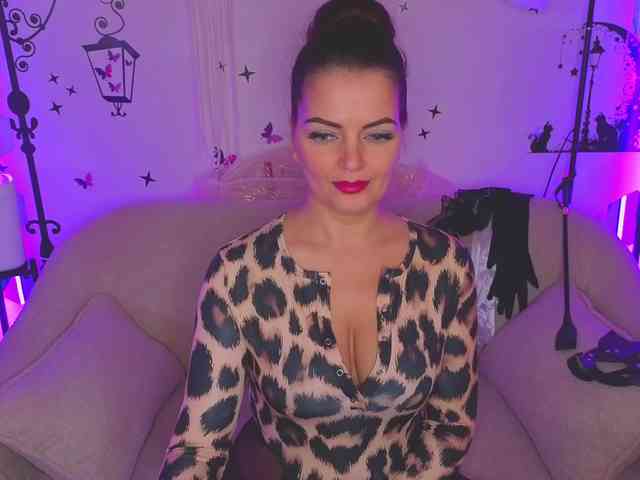 SelenaBlooms webcam