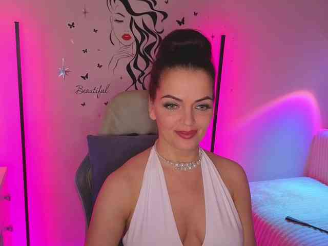 SelenaBlooms webcam