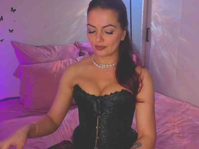 SelenaBlooms webcam