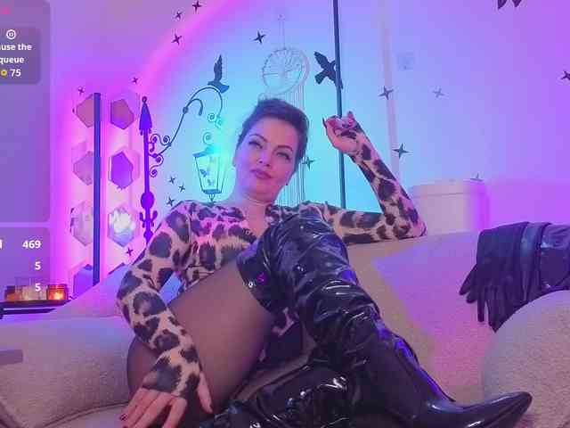 SelenaBlooms webcam