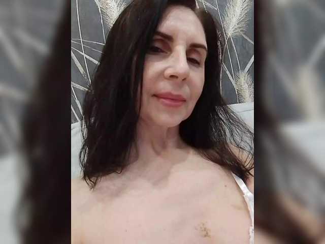 EvaXGirl's BongaCams show and profile