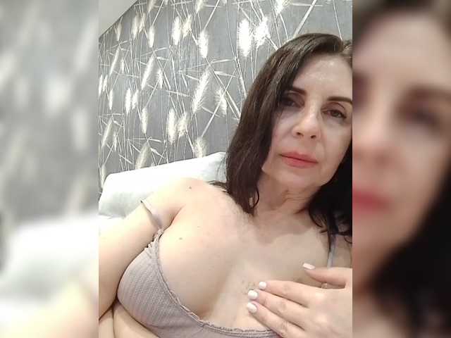 EvaXGirl Live Cam and Statistics on UnifiedCams