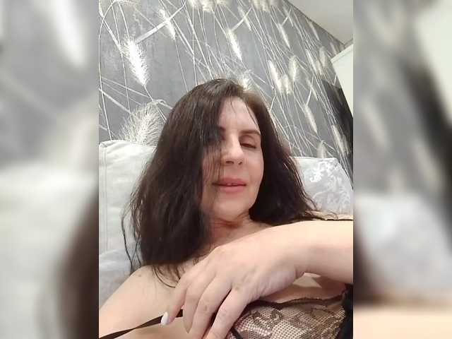 EvaXGirl's BongaCams show and profile