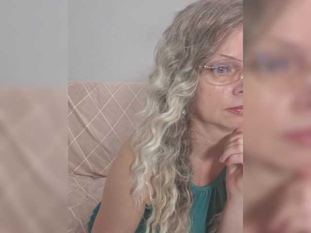 MOON37x's BongaCams show and profile