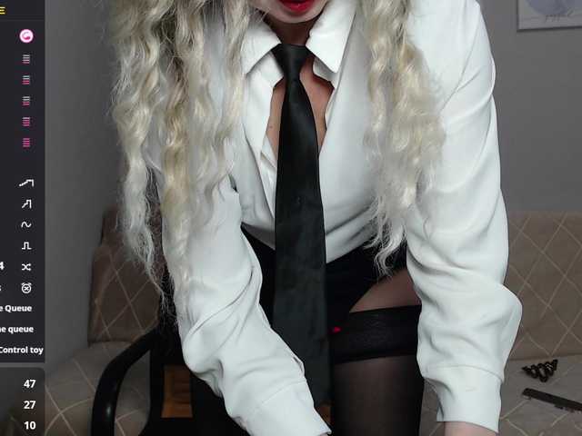 MOON37x's BongaCams show and profile