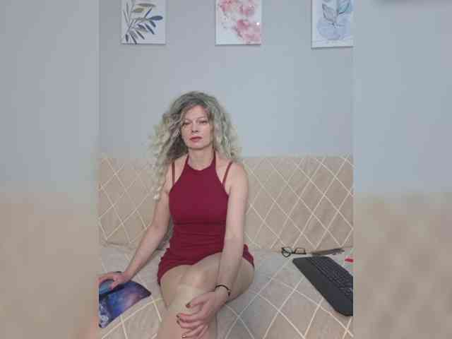 MOON37x Sex Cam Show