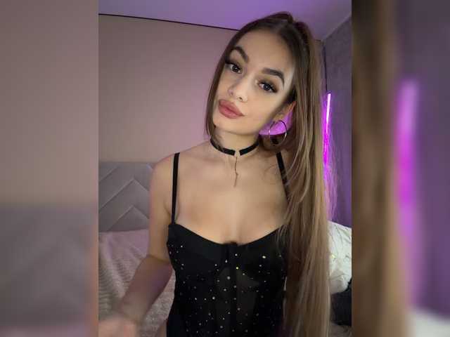 Kinogolora, 21 y/o - Live Cam on BongaCams