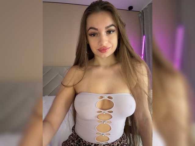 _0_0 live cam preview