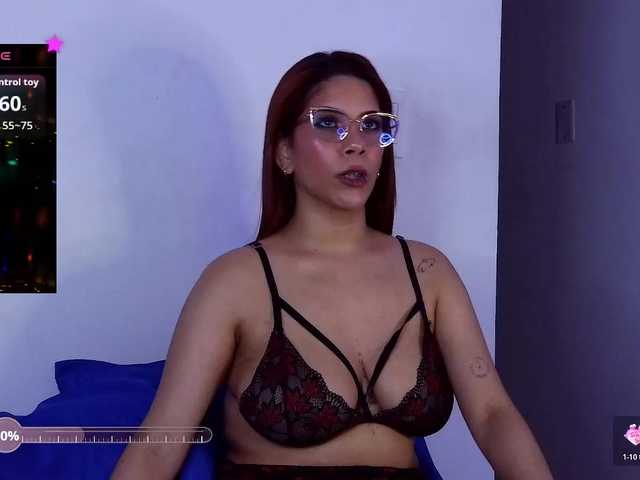 mishellcollins live cam on BongaCams
