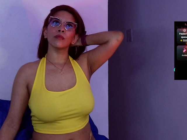 Mishellcollins, 32 y/o - Live Cam on BongaCams