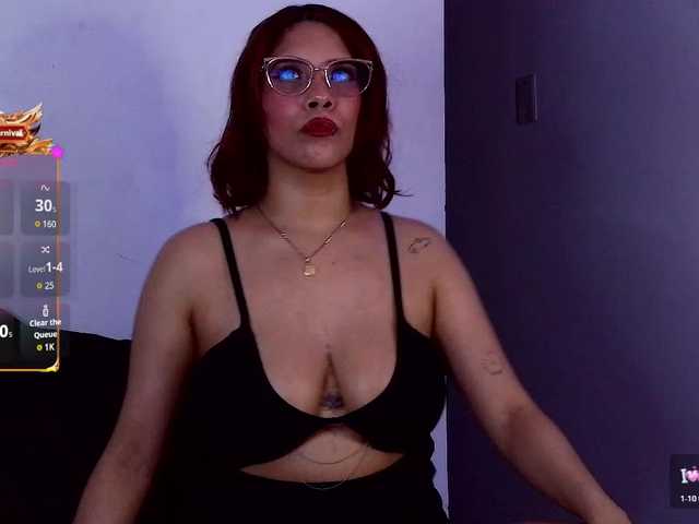 mishellcollins live cam on BongaCams