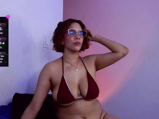 mishellcollins live cam on BongaCams