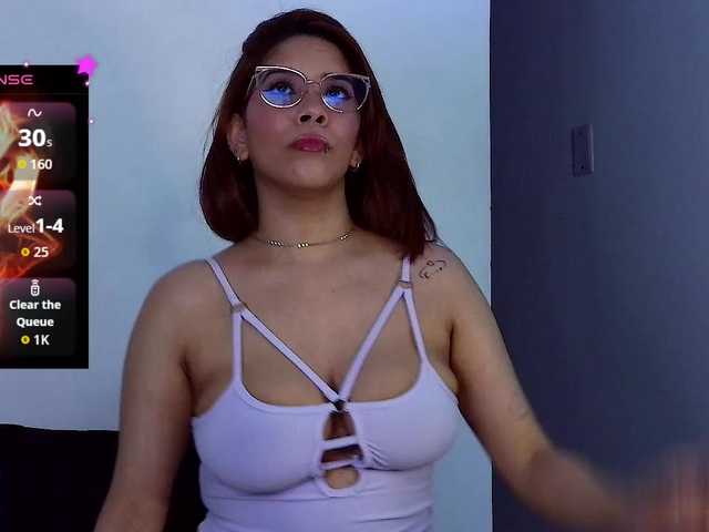 mishellcollins live cam on BongaCams