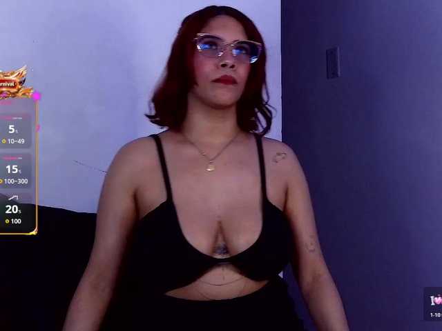 mishellcollins live cam on BongaCams
