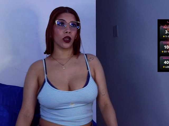 mishellcollins live cam on BongaCams