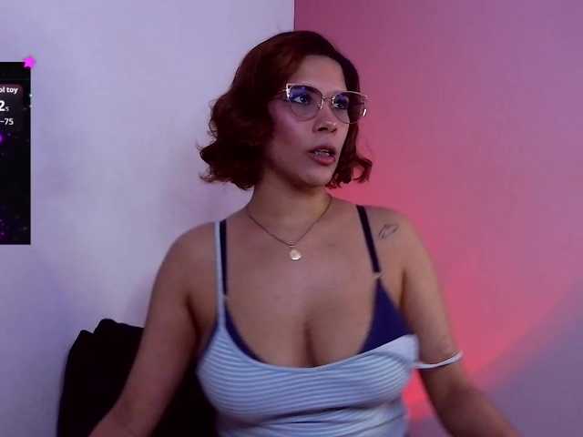 mishellcollins live cam preview