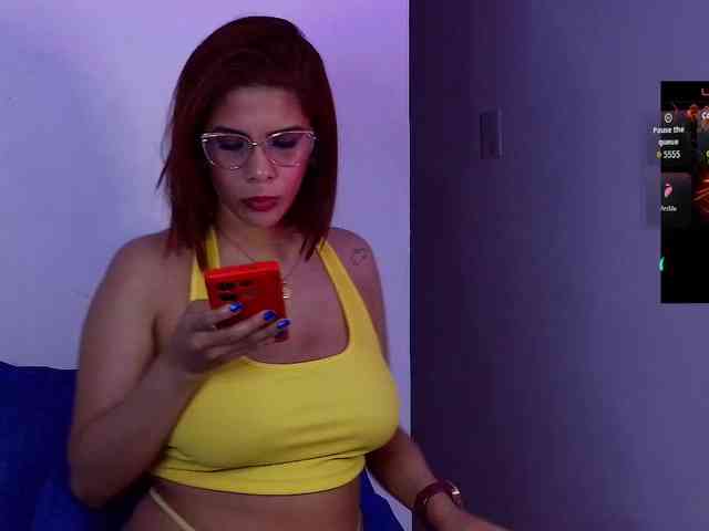 Modelo: mishellcollins