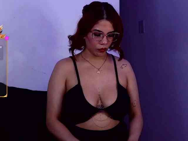 mishellcollins Live Webcam on BongaCams