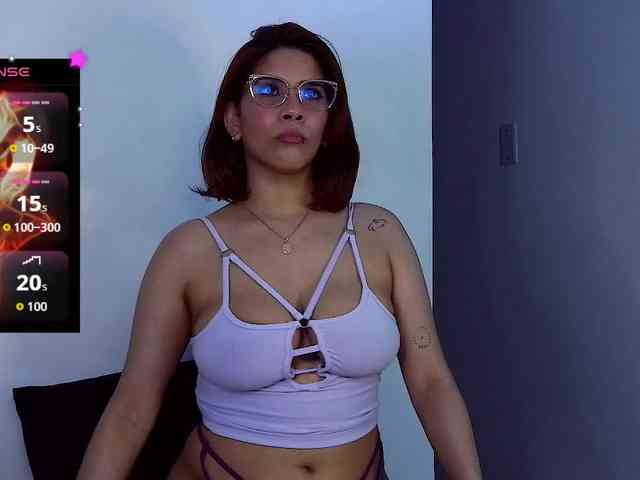 mishellcollins Live Webcam on BongaCams