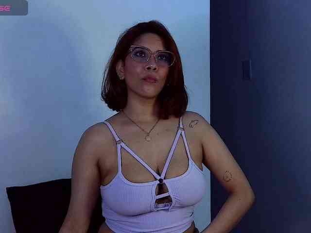 Mishellcollins's cam show statistics and live stream