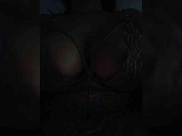 Modelo: mishellcollins