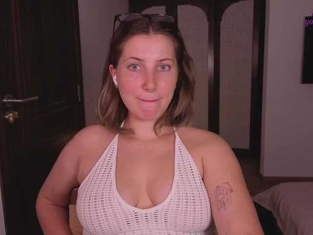 EzheVika live cam on BongaCams