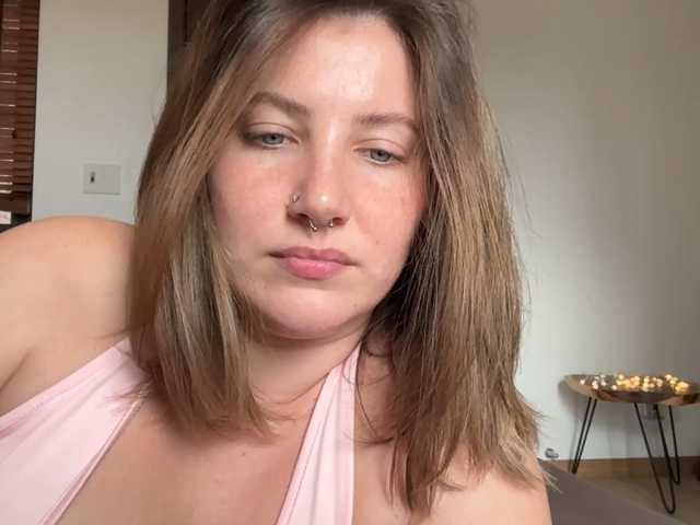 EzheVika live cam on BongaCams