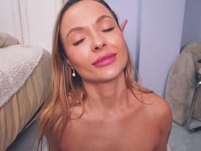 new1dee live cam on BongaCams