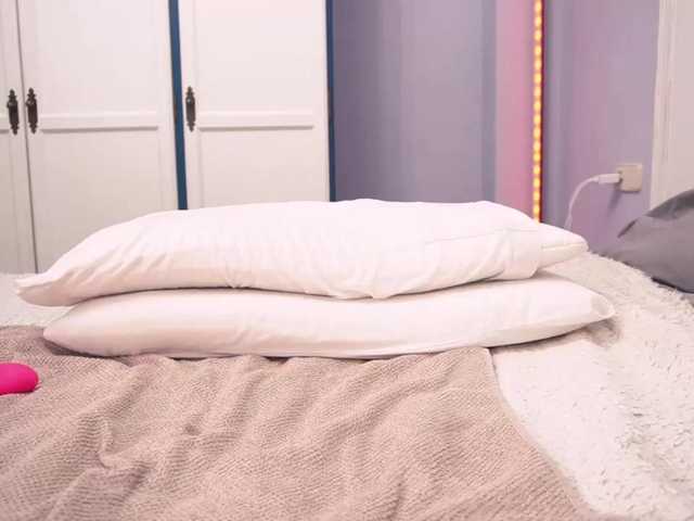 new1dee's BongaCams show and profile