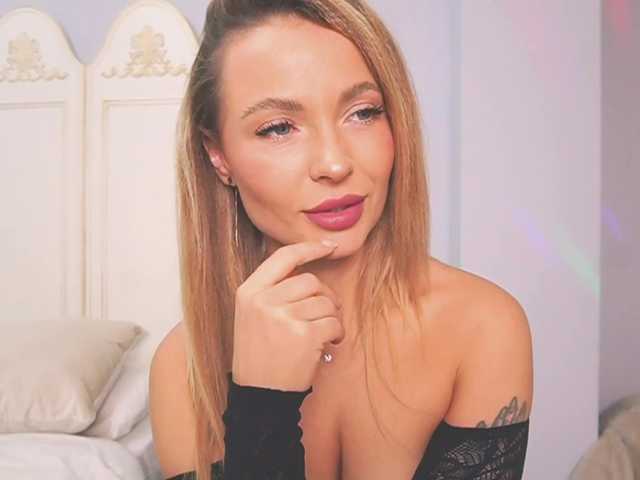 new1dee live cam on BongaCams