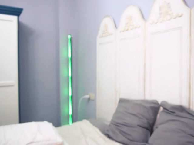 new1dee's BongaCams show and profile