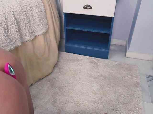 new1dee webcam