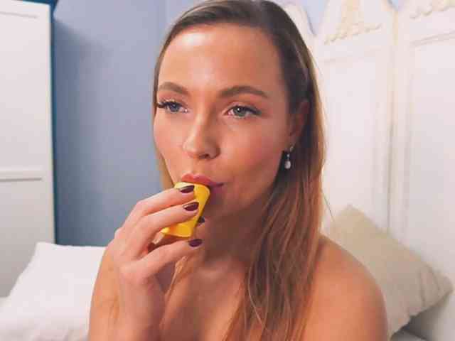 New1dee - Girl 