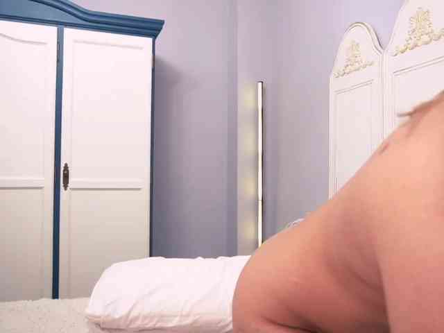new1dee webcam