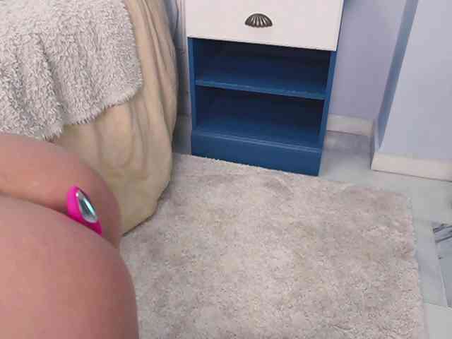 new1dee webcam
