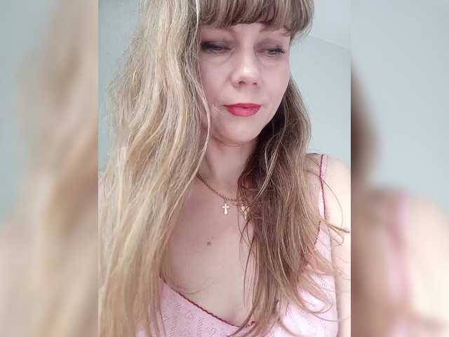 girl NinonDePeace