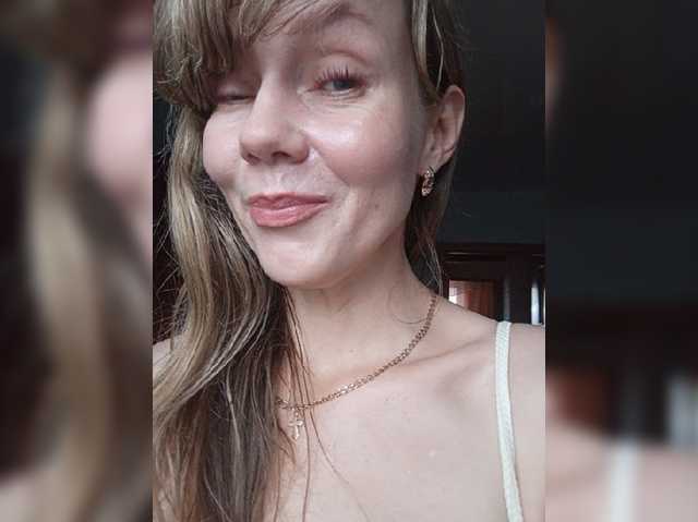 NinonDePeace live cam on BongaCams