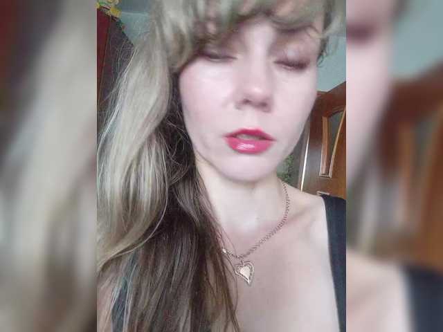 NinonDePeace live cam on BongaCams