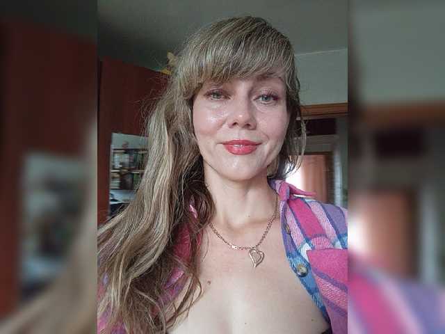 NinonDePeace live cam on BongaCams