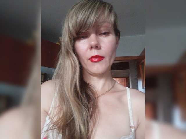 NinonDePeace, live now on BongaCams