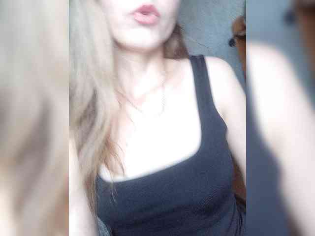 NinonDePeace webcam