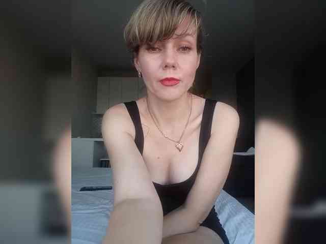 NinonDePeace webcam